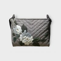 White Rose Applique Crossbody Bagce